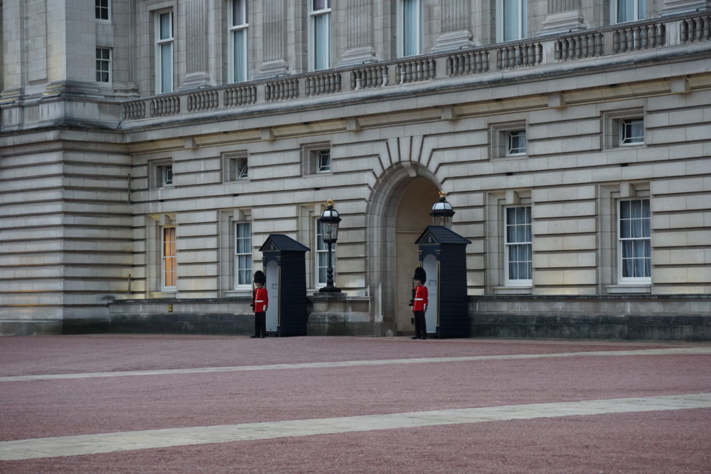 Beefeaters, Buckingham Palace, London, England