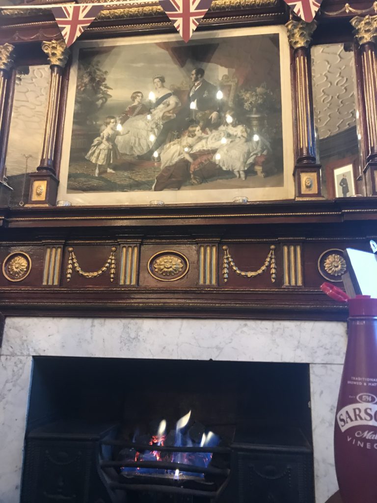 Fireplace, The Victoria Pub, Paddington, London